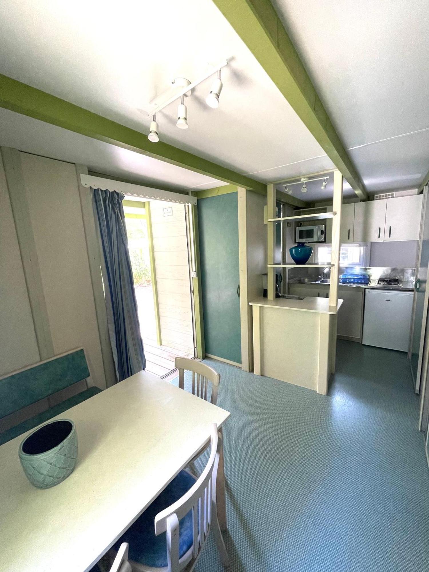 Camping La Cle Des Champs Калви Екстериор снимка