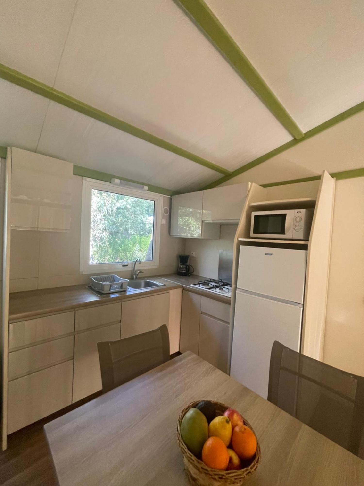 Camping La Cle Des Champs Калви Екстериор снимка